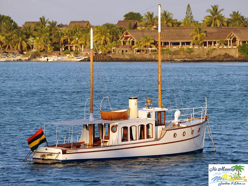 BATEAU 20° SUD 