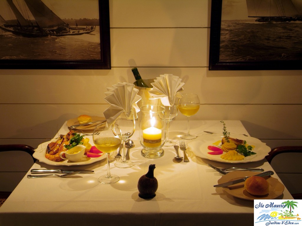 DÎNER  TÊTÊ A TÊTÊ