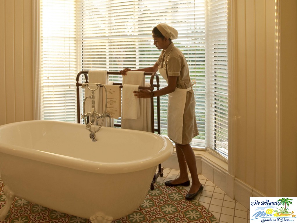 HLT JUNIOR SUITE SALLE  DE BAINS