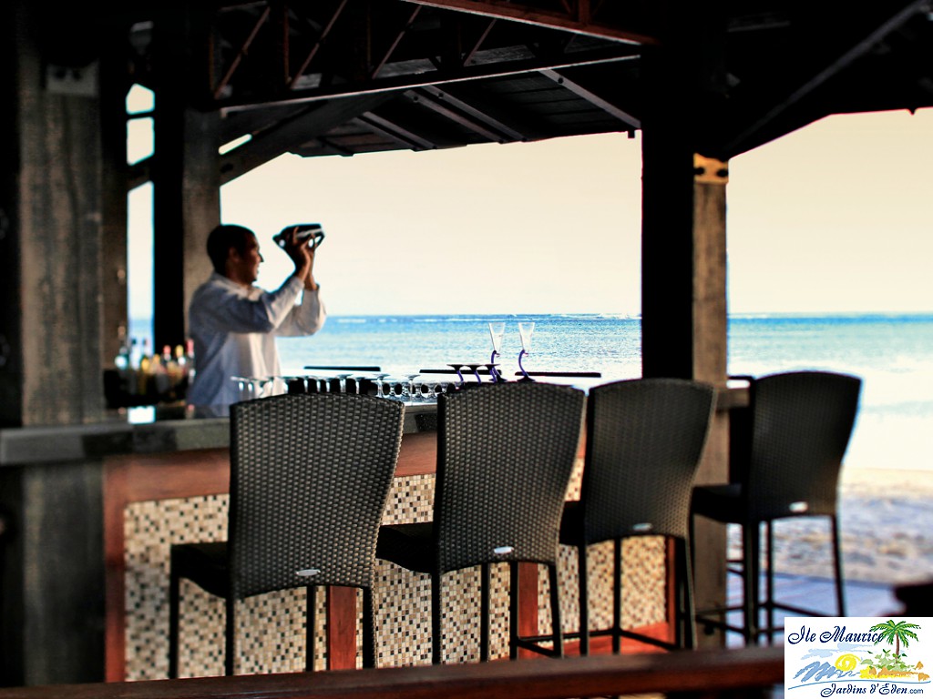 HLT Restaurant Ginja Bar