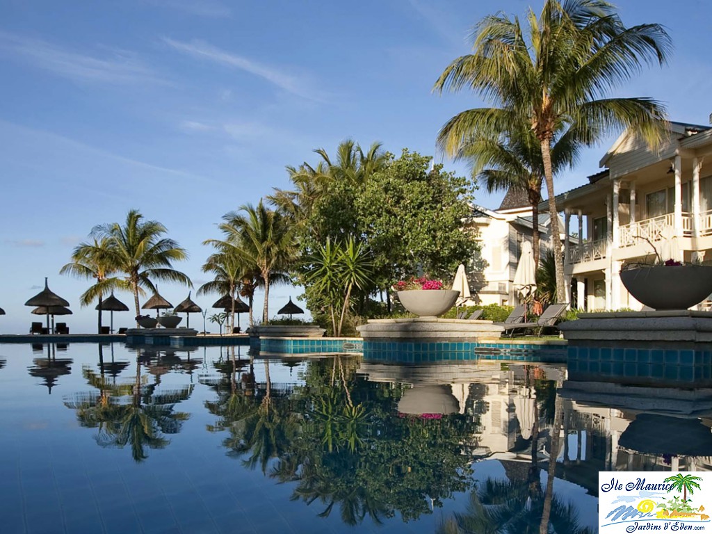 HLT VUE GENERALE PISCINE HOTEL