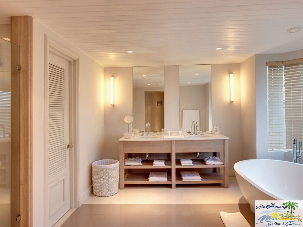 LBM_LAGOON_SUITE_BATHROOM_1