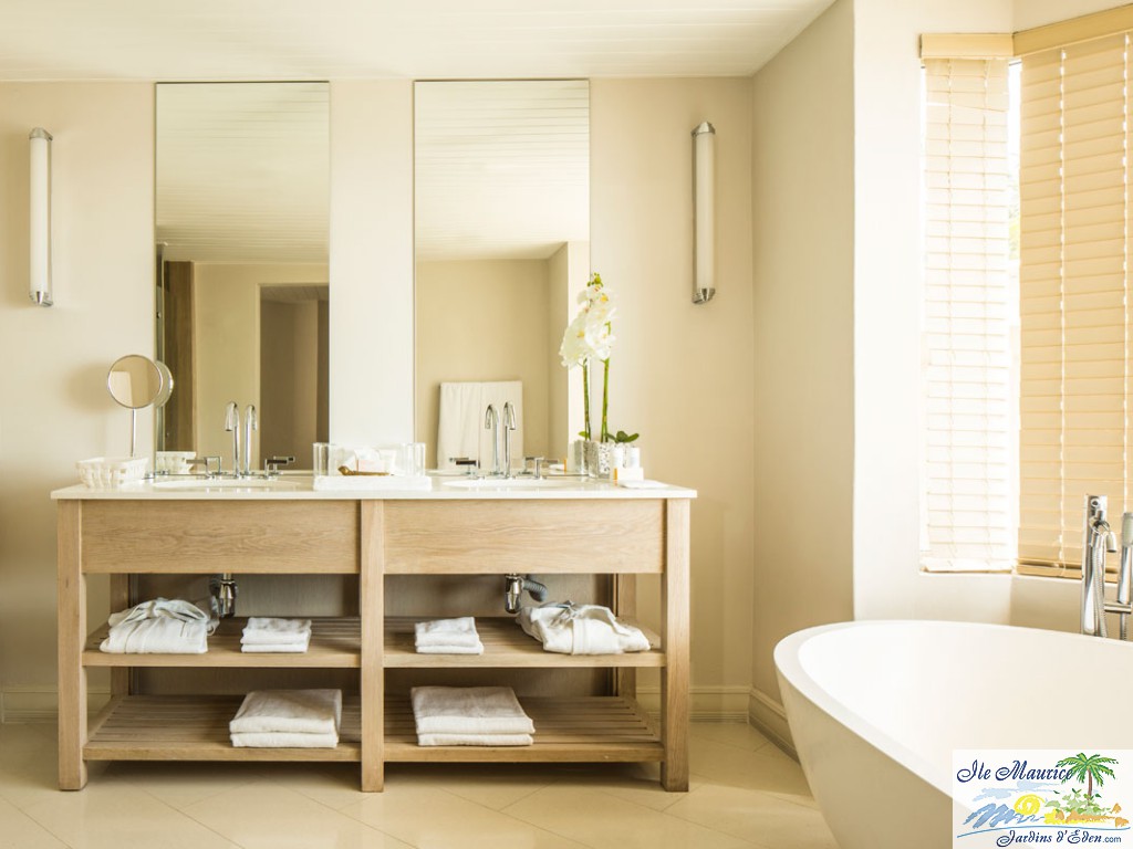 LUX_Beach_Front_Suite-355