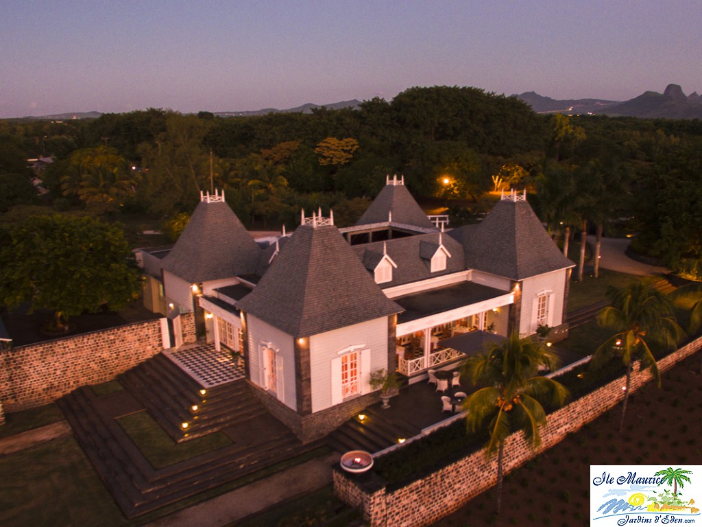Overview Chateau Mon Desir Sunset