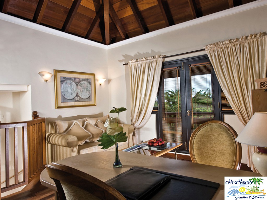 Presidential Suite - office