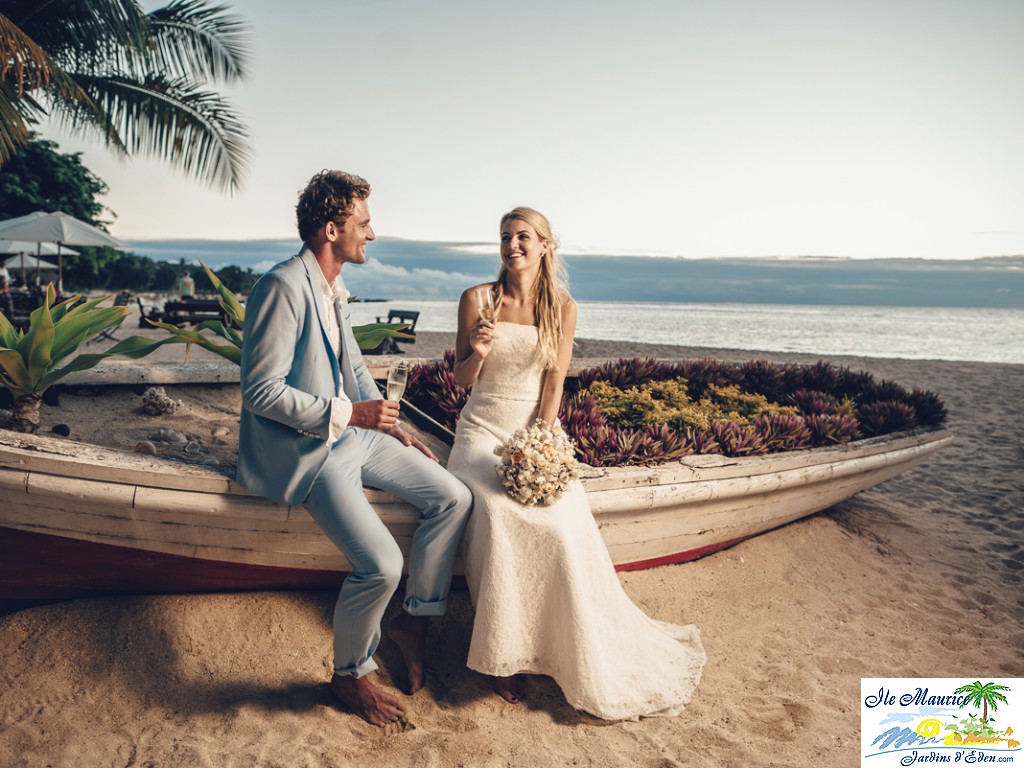 Wedding Couple Pirogue