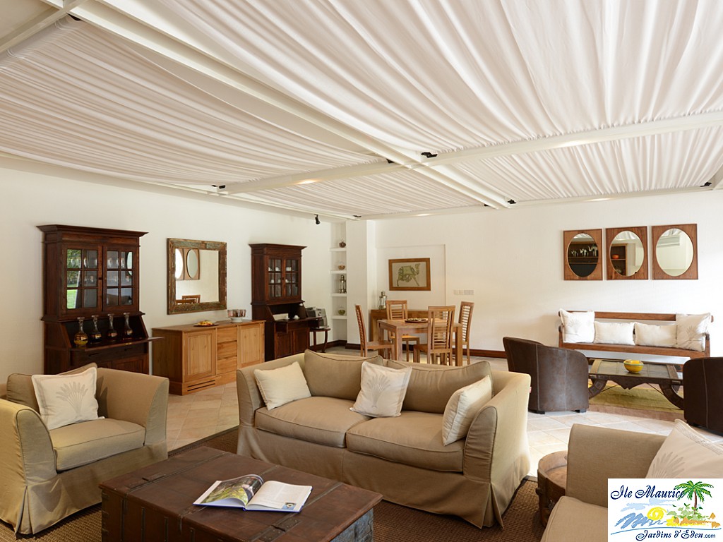 pcbh_club_lounge_1