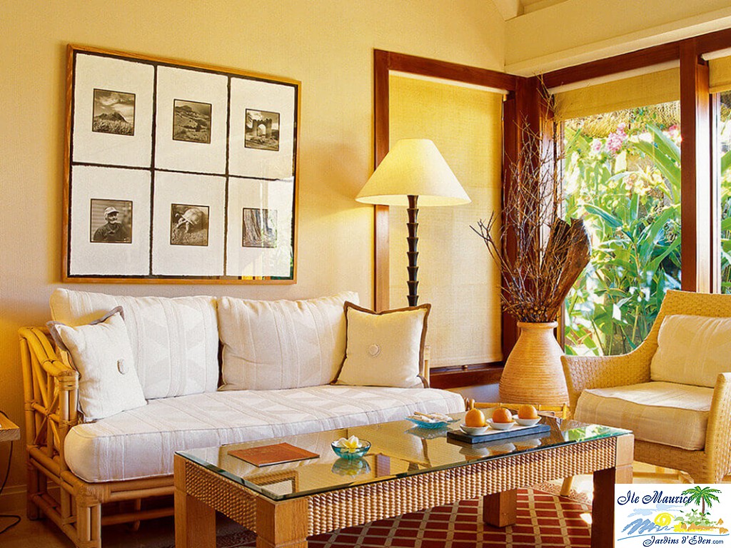 luxury-villa-with-garden-hero