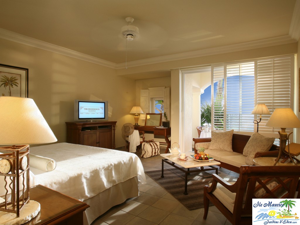 1_Colonial_Ocean_Front